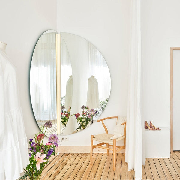 Luna Light corner mirror, 150cm backlit corner design, Belgian-made by Deknudt Mirrors